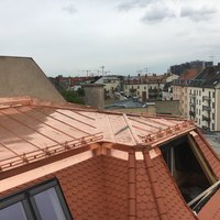 Kupferverkleidung auf einem Dach